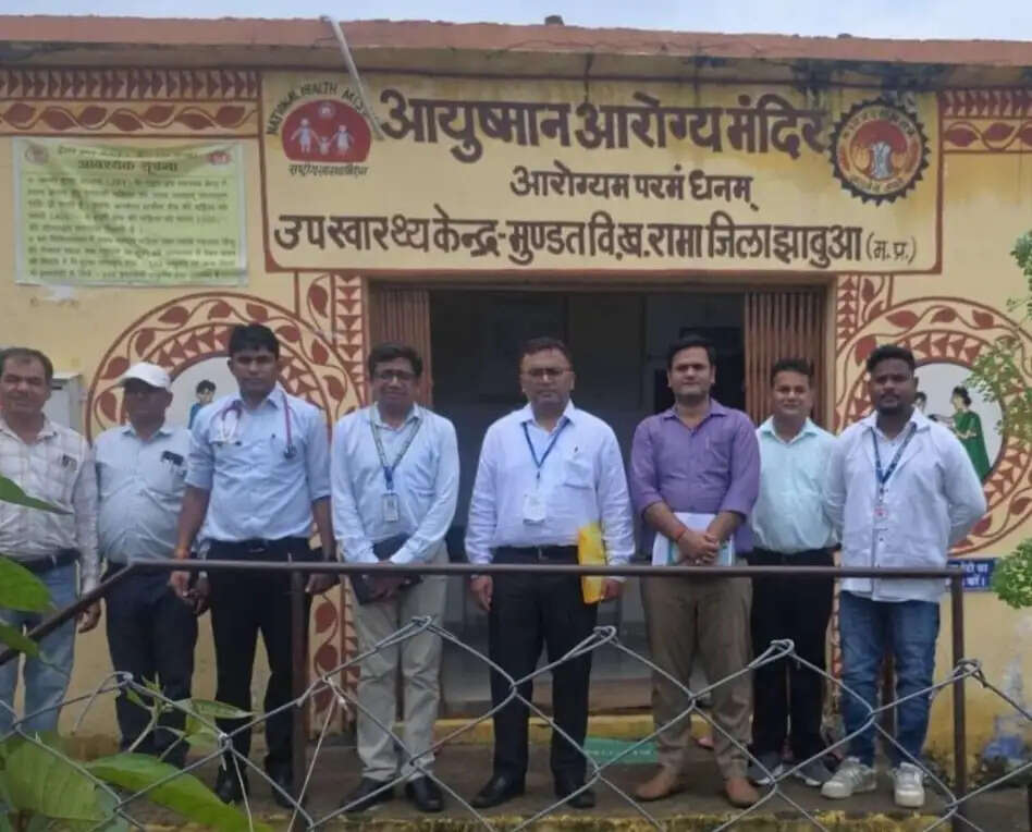 झाबुआ: राष्ट्रीय स्वास्थ्य मिशन की टीम द्वारा की गई नियमित टीकाकरण एवं मीजल्स प्रकोप की विस्तृत समीक्षा