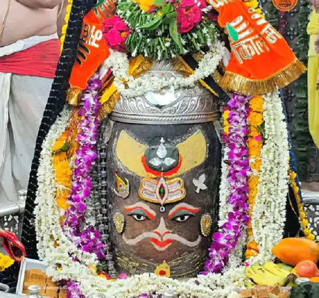 भारतीय महिला क्रिकेट टीम ने टी-20 विश्व कप से पहले लिया महाकाल का आशीर्वाद