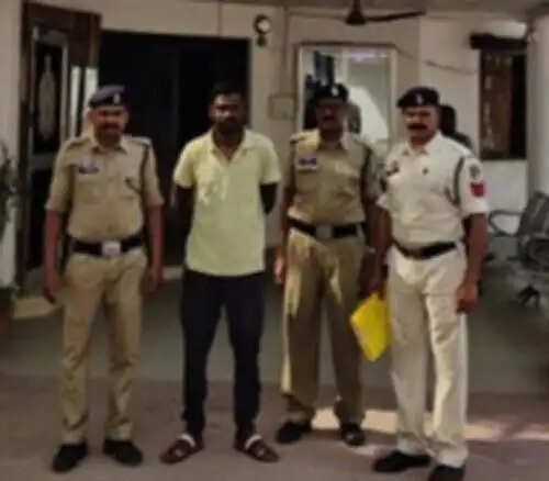 मारपीट कर पुल से फेंकने वाला मुख्य आरोपित एक वर्ष बाद गिरफ्तार