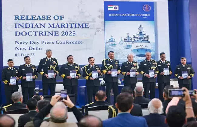 नौसेना प्रमुख&nbsp;ने लांच किया&nbsp;सबसे अहम​ मार्गदर्शक दस्तावेज&nbsp;'भारतीय समुद्री सिद्धांत'
