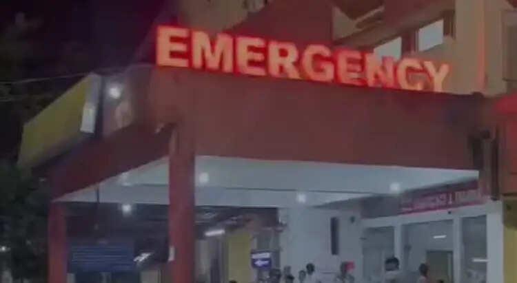 धेमाजी में संदिग्ध फ़ूड पॉइज़निंग से 60 लोग बीमार