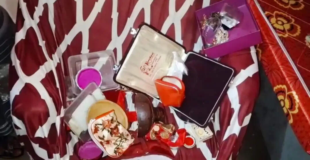 सूने मकान का ताला तोड़कर लाखों की चोरी, सीसीटीवी में कैद हुई चोरी की घटना
