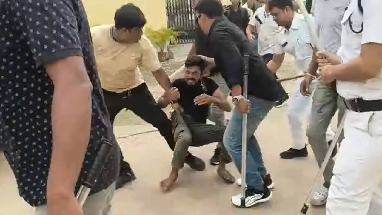 भांगड़ कॉलेज में हंगामे के मामले में चार गिरफ्तार, परिसर के बाहर पुलिस पिकेट तैनात