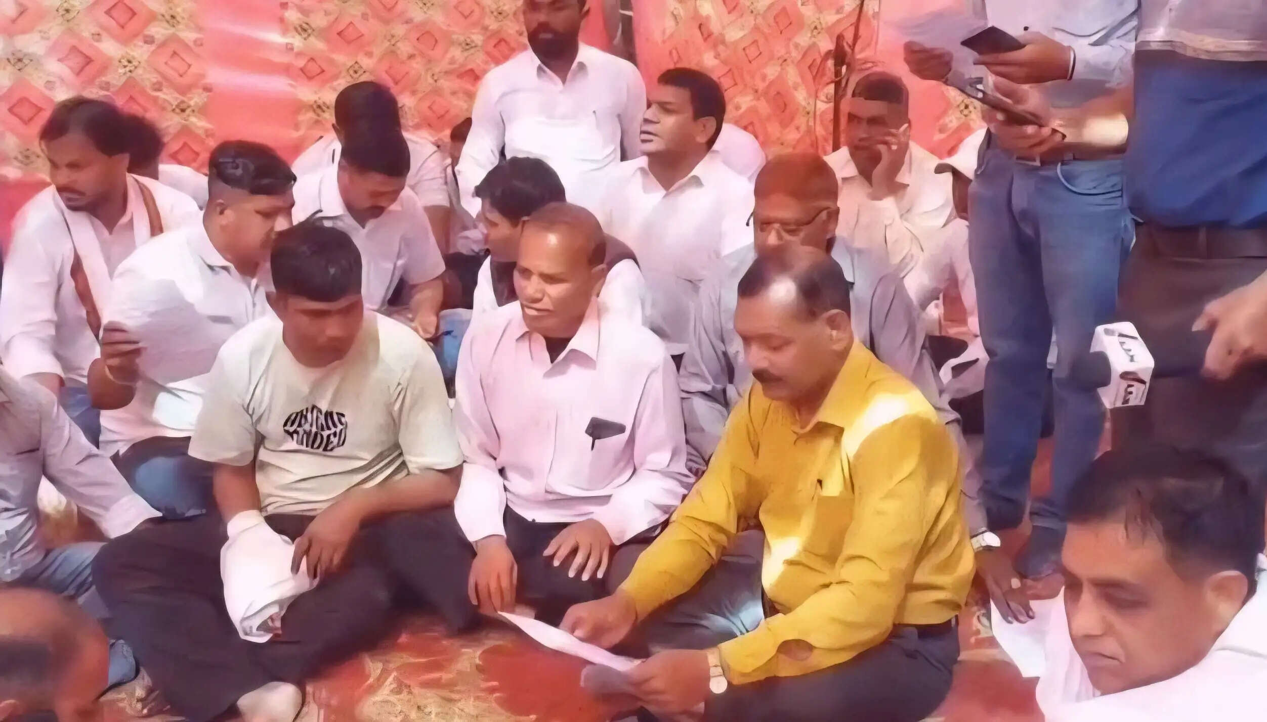 यमुनानगर: क्रशर प्लांट पर युवकों को बंधक बनाकर पिटाई के विरोध में धरना, गिरफ्तारी की मांग तेज