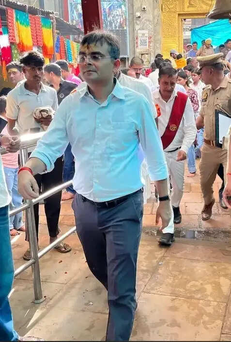 मार्कण्डेय महादेव मंदिर परिसर में श्रावण मास की तैयारियों का जिलाधिकारी ने जायजा लिया