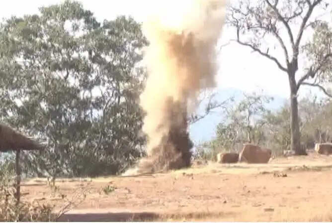 झारखंड के सारंडा के जंगल में आईईडी ब्लास्ट, कोबरा 205 बटालियन का जवान घायल