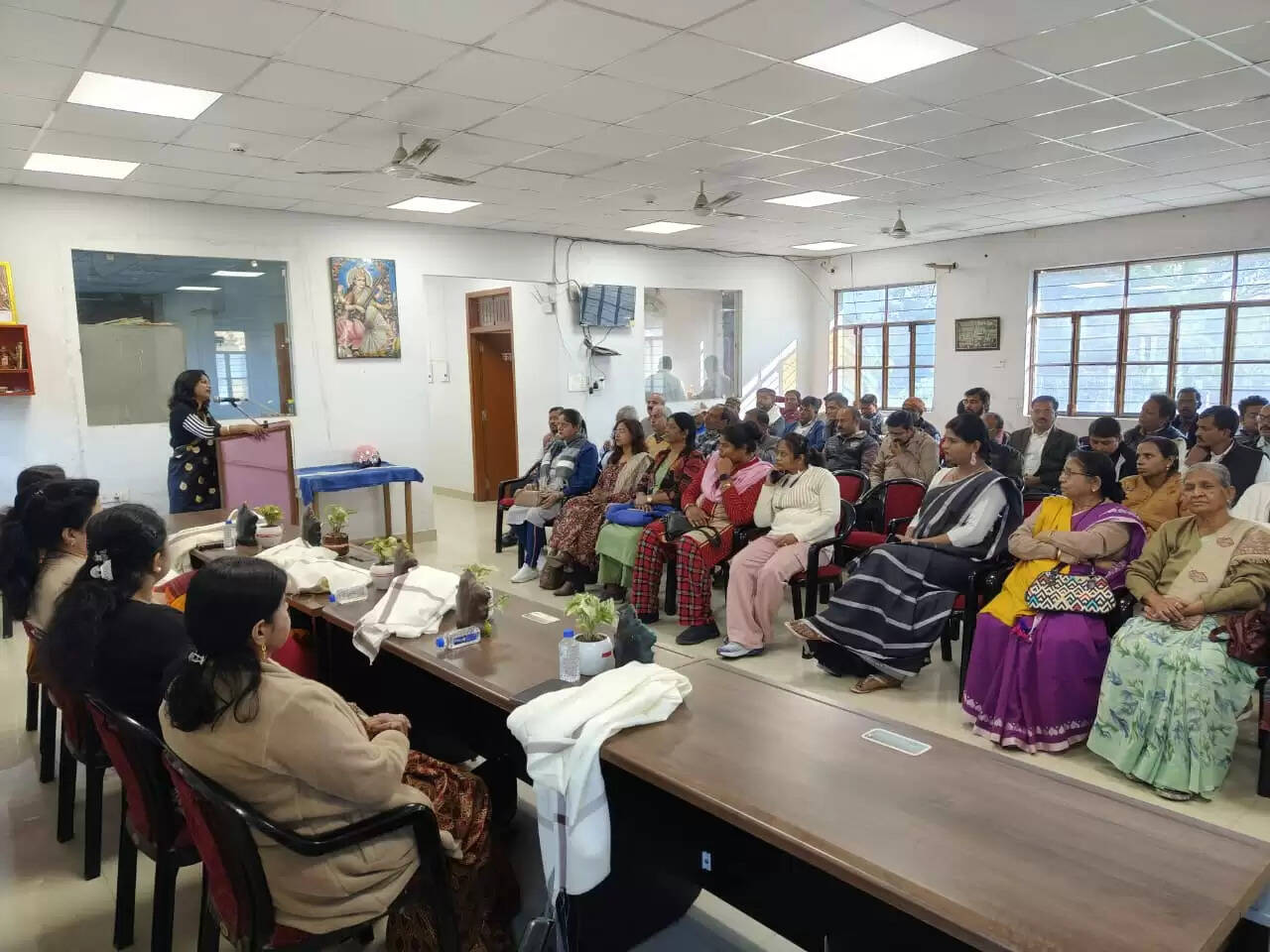 समस्या समाधान के लिए महिलाओं में मुखरता जरूरी : सत्या पांडेय