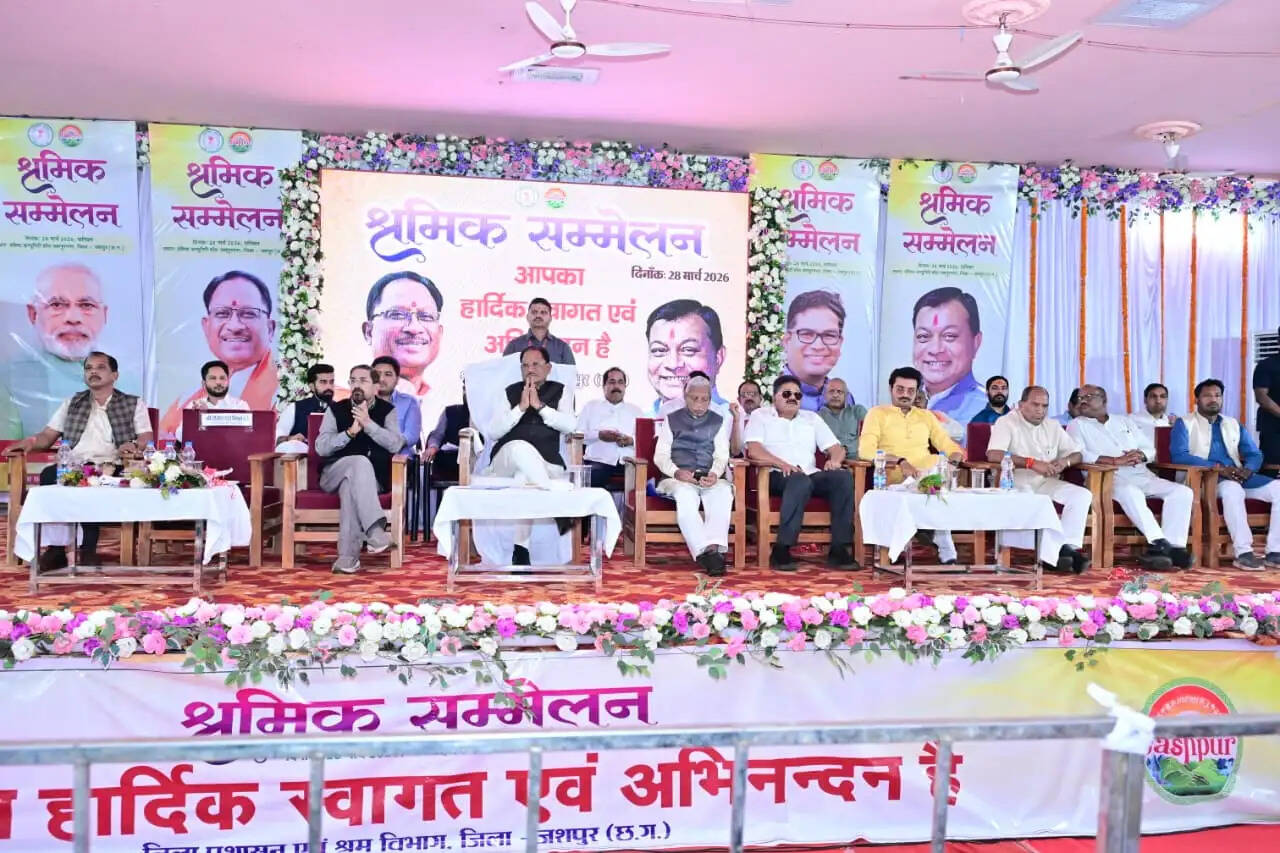 जशपुर : 79 हजार श्रमिकों के खातों में 27 करोड़ ट्रांसफर, योजनाओं से मिल रहा सहारा