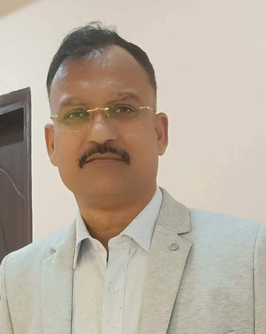 जिला पशु क्रूरता निवारण समिति के सदस्य के रूप में सामाजिक कार्यकर्ता राकेश रौशन का चयन