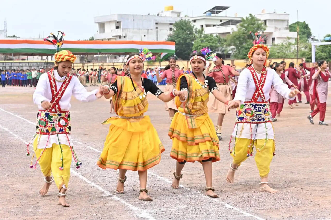 स्वतंत्रता दिवस से पहले फुल ड्रेस रिहर्सल, परेड और सांस्कृतिक कार्यक्रमों का हुआ अभ्यास