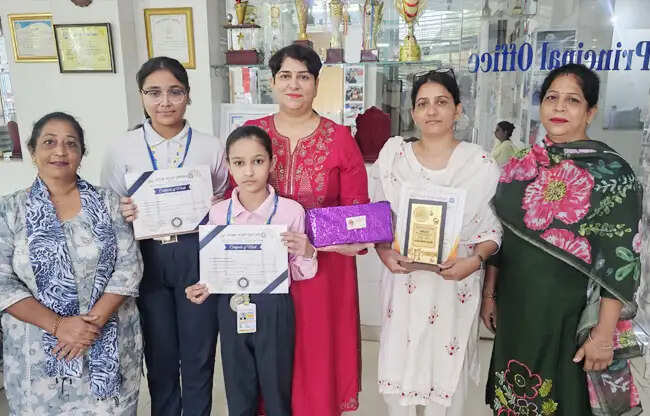 सोनीपत: ह्यूमैनिटी ओलंपियाड में प्रताप स्कूल को मिला सर्वश्रेष्ठ संस्थान सम्मान