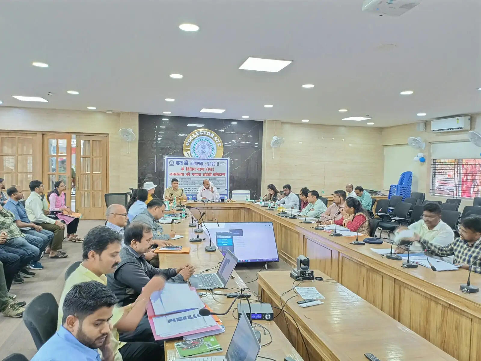 सड़क सुरक्षा को लेकर प्रशासन सख्त, अतिक्रमण हटाने और वाहन जांच अभियान चलाने का निर्देश