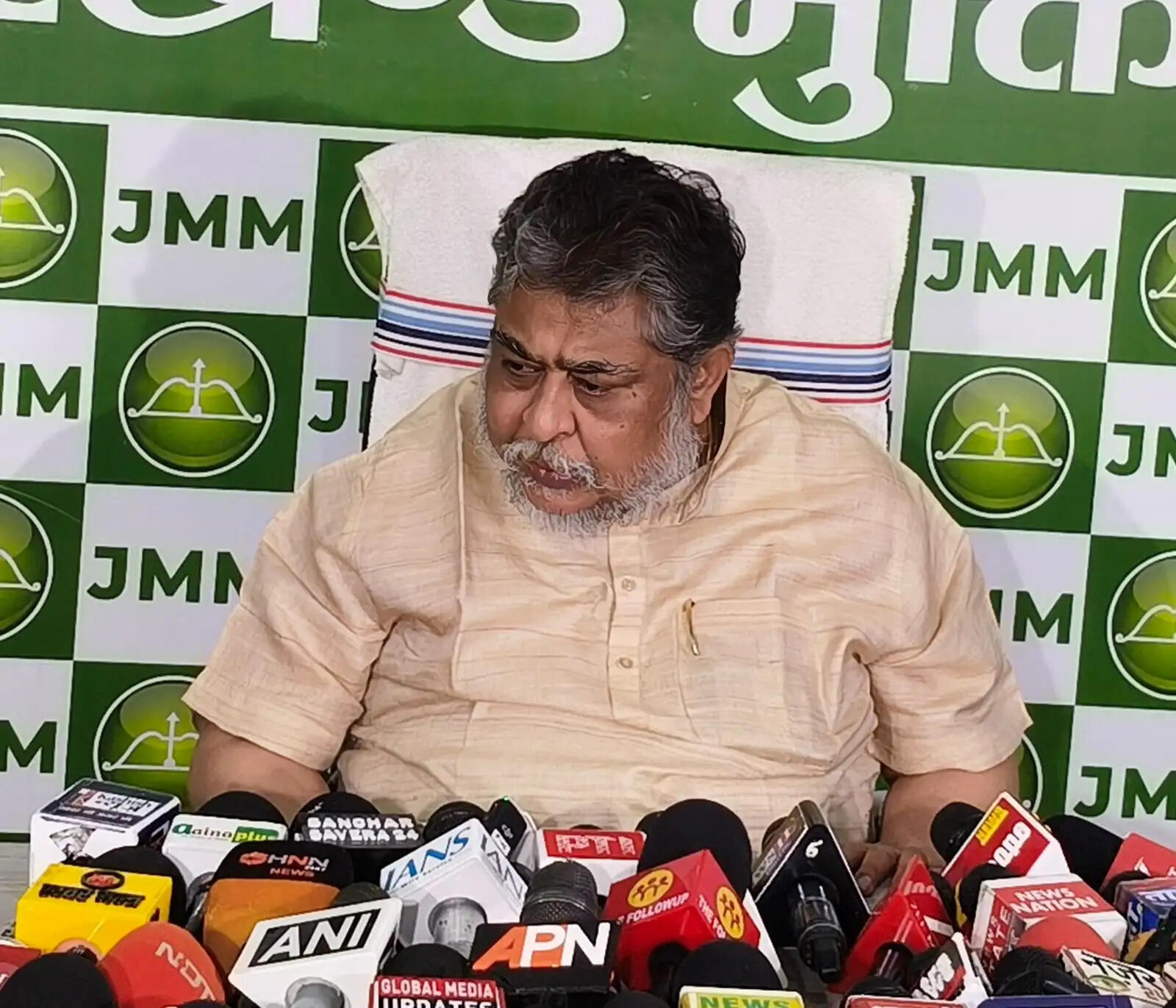 निर्वाचन आयोग की कार्यशैली लोकतांत्रिक मूल्यों को कर रही कमजाेर : सुप्रियो