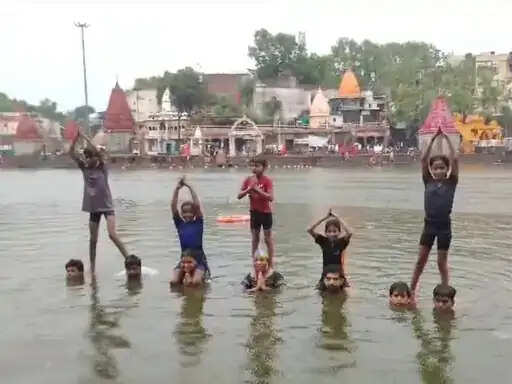 बारिश के बीच योगमय हुआ मध्य प्रदेश,&nbsp;अंतरराष्ट्रीय योग दिवस पर लाखों लोगों ने किया सामूहिक योगाभ्यास