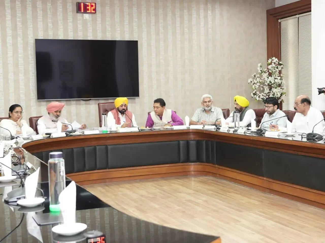 पंजाब&nbsp;कैबिनेट का फैसला- अब निजी&nbsp;स्कूल&nbsp;नहीं&nbsp;बढ़ा&nbsp;सकेंगे&nbsp;मनमानी&nbsp;फीस
