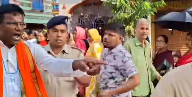 मेदिनीपुर में मतदान के दौरान हंगामा, भाजपा ने तृणमूल पर मतदाताओं को प्रभावित करने का लगाया आरोप