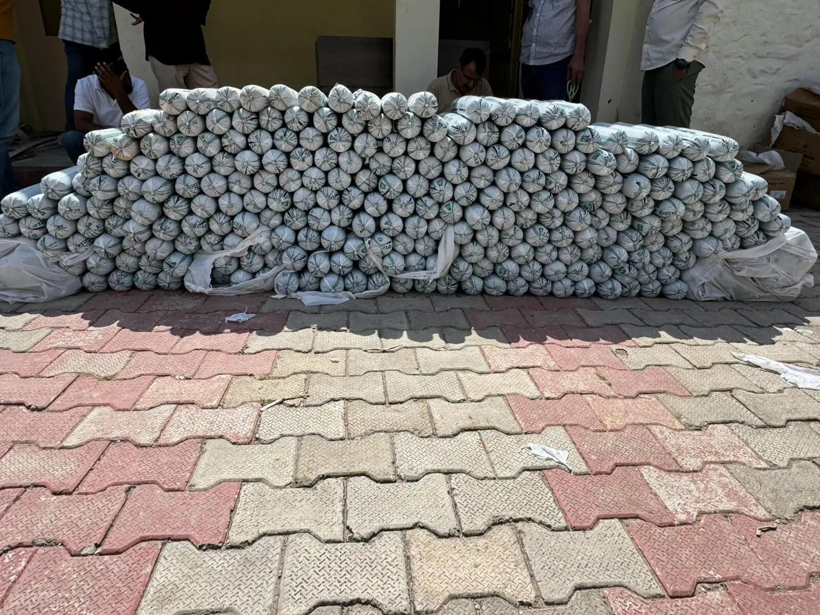 795 किलो विस्फोटक के साथ दो आरोपित दबोचे