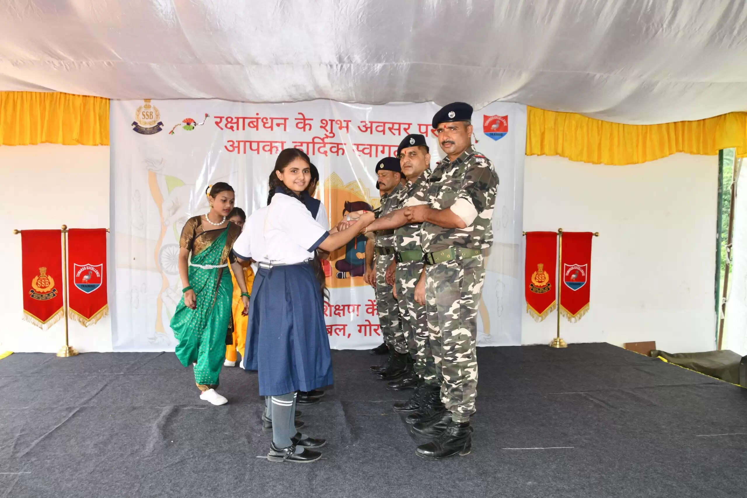 रक्षाबंधन पर्व सामाजिक एकता और सदभाव के साथ-साथ देश की एकता एवं अखंडता का देता है संदेश : डीआईजी हेमुचंद्रा