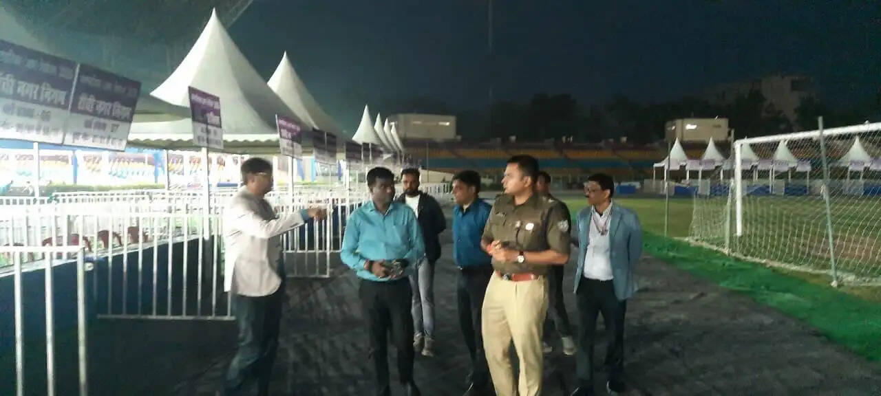 निकाय चुनाव को लेकर सारी तैयारियां पूरी, उपायुक्त और एसएसपी ने किया डिस्पैच सेंटर का निरीक्षण