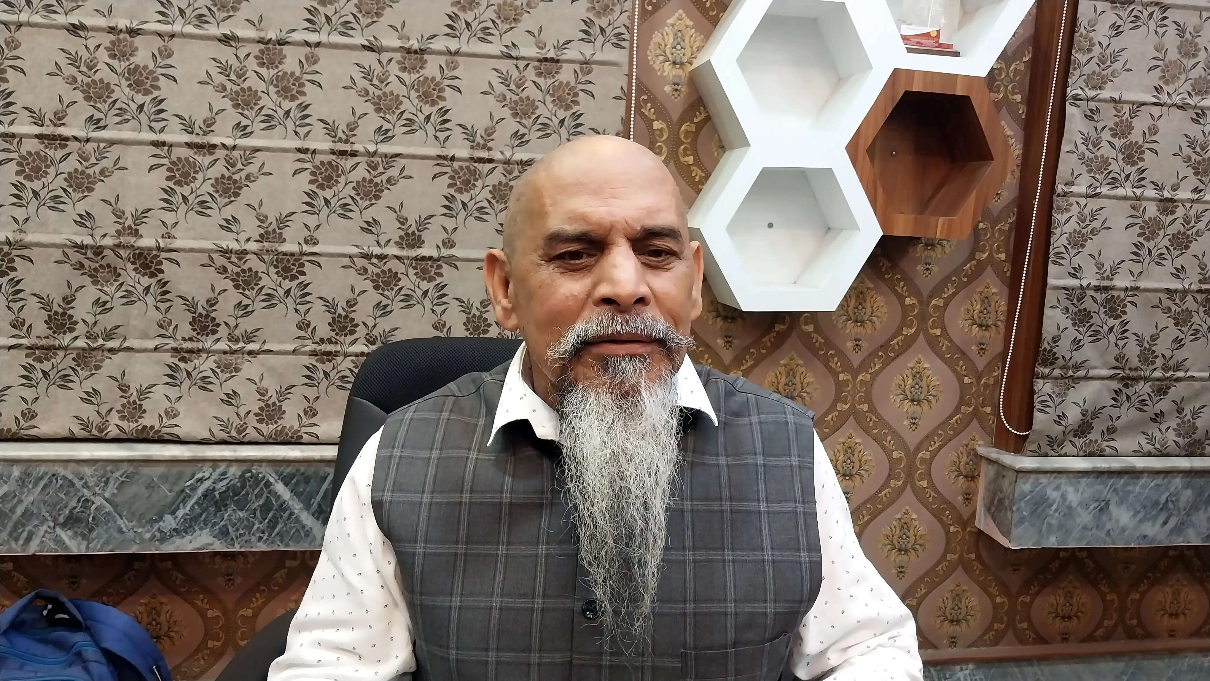 उत्तरपाड़ा सीट से निर्दलीय उम्मीदवार अच्छेलाल यादव ने नामांकन लिया वापस