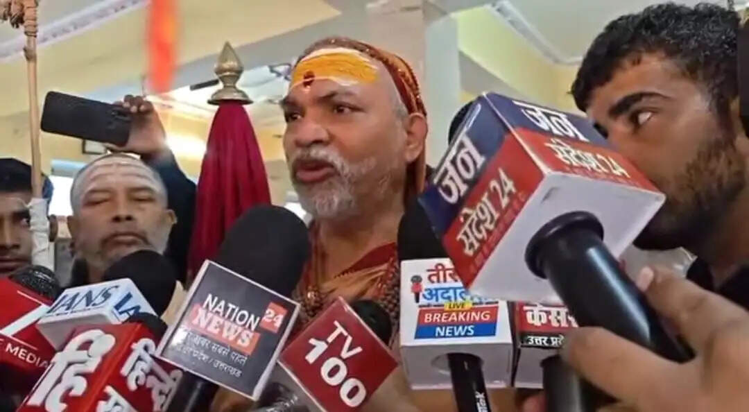 गौ माता की रक्षा की बात करना राजनीति नहीं बल्कि आस्था: स्वामी अविमुक्तेश्वरानंद