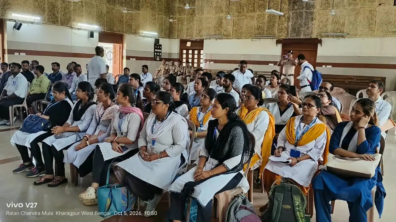 खड़गपुर रेल मंडल में कर्मियों के 9वें बैच को अग्निशमन प्रशिक्षण