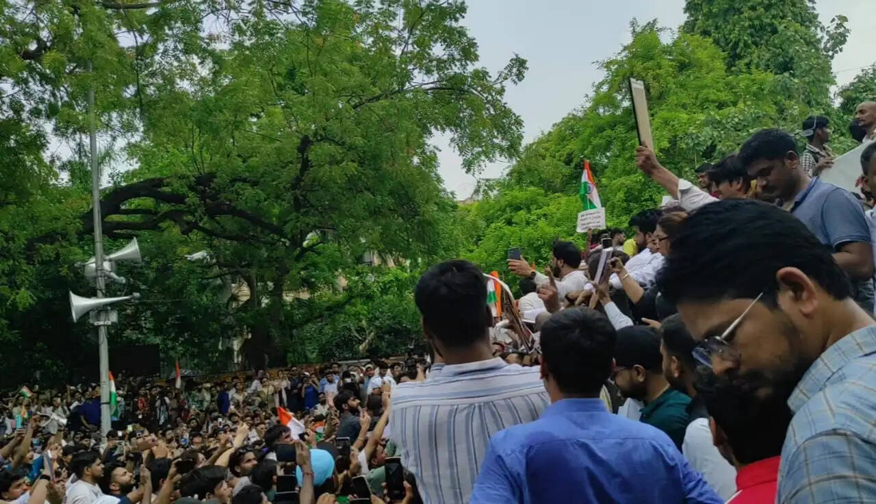 शिक्षा में केवल परीक्षाओं को सुधारना काफी नहीं, पूरे ‘सिस्टम’ को बदलना होगा : सोनम वांगचुक