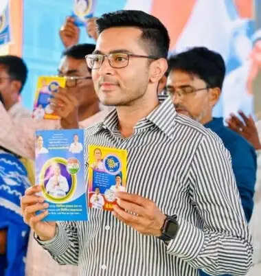 भड़काऊ बयान मामले में सांसद अभिषेक बनर्जी पर एक और शिकायत दर्ज