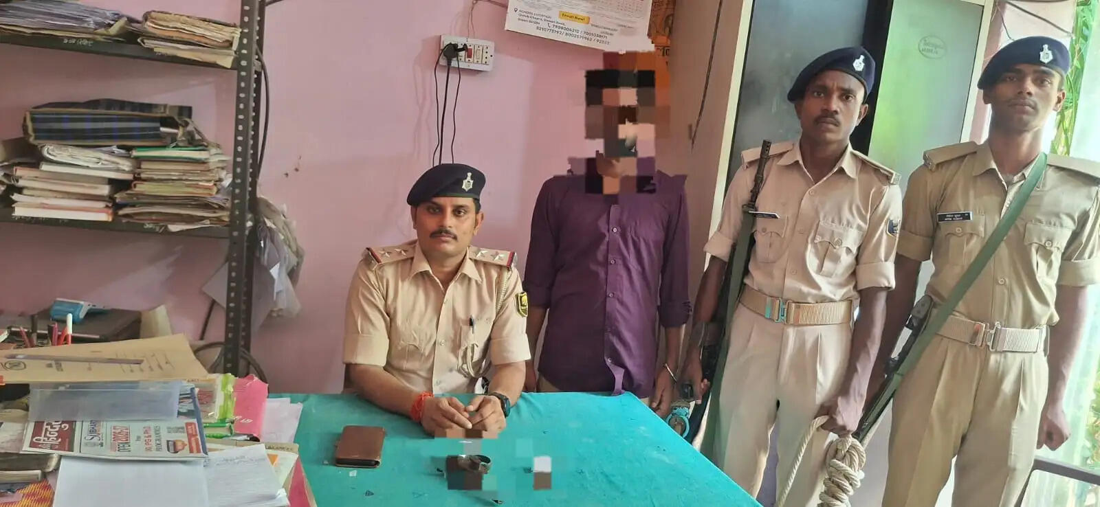 चैनपुर में एसटीएफ व पुलिस की संयुक्त कार्रवाई, देशी कट्टा व दो कारतूस के साथ अपराधी गिरफ्तार