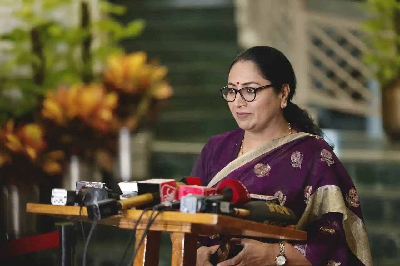 मुख्यमंत्री ने ताहिर हुसैन को दोषी ठहराए जाने पर आआपा के शीर्ष नेताओं से मांगा जवाब
