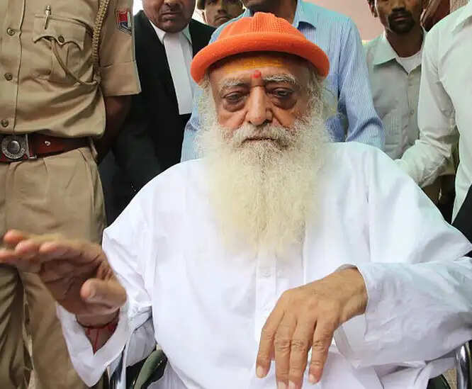 आसाराम की पैरोल व ओपन जेल की याचिका पर सरकार से जवाब तलब