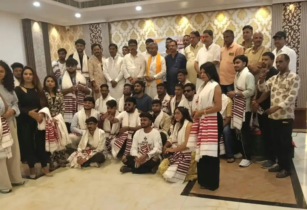 भाजपा के संकल्प अभियान के तहत मध्य प्रदेश से बाबा नगरी पहुंचे 30 इन्फ्लुएंसर