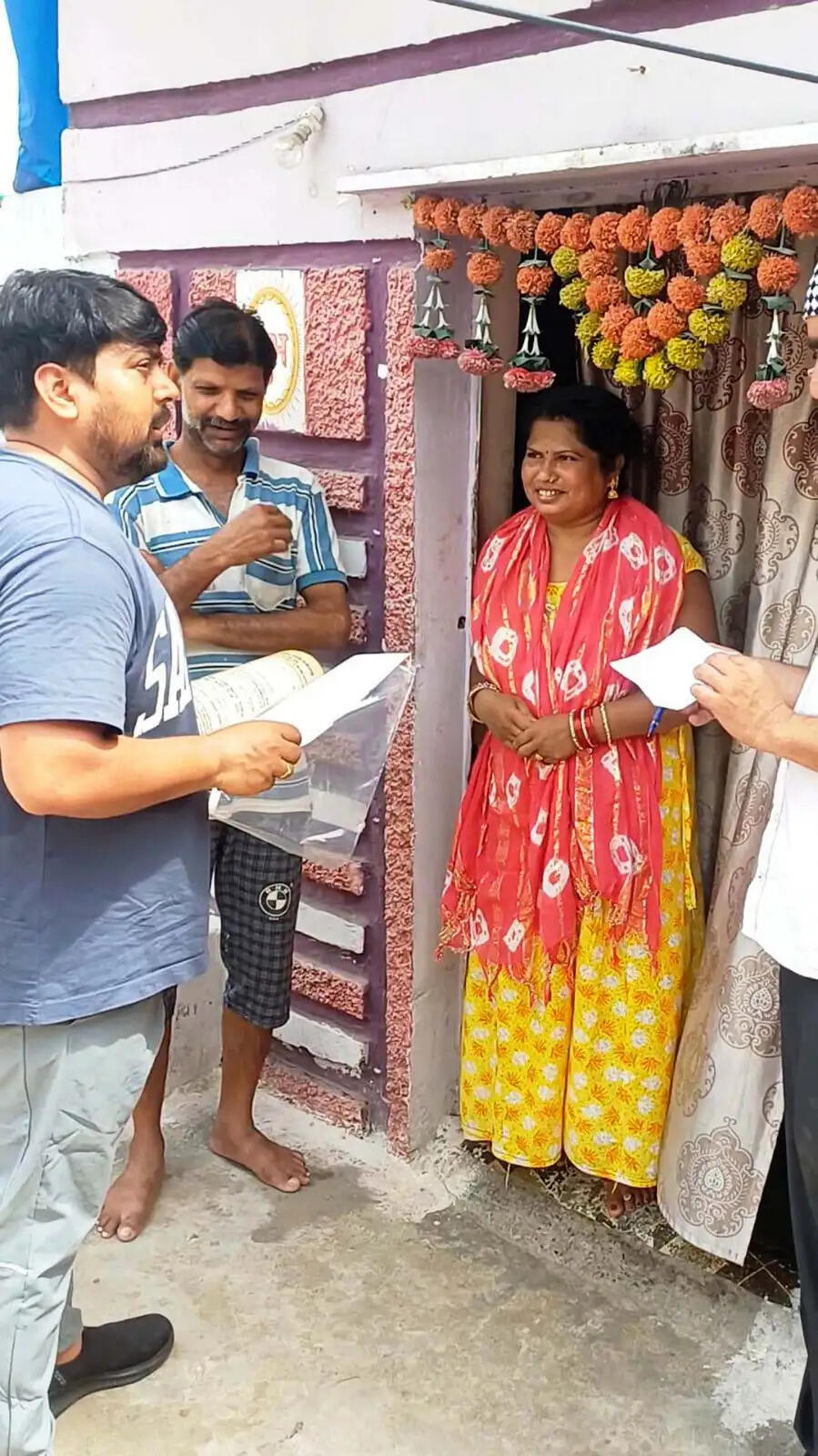 पीएमएवाई के हितग्राही आवासगृहों का निर्माण एक सप्ताह के अंदर प्रारंभ करायें : आयुक्त