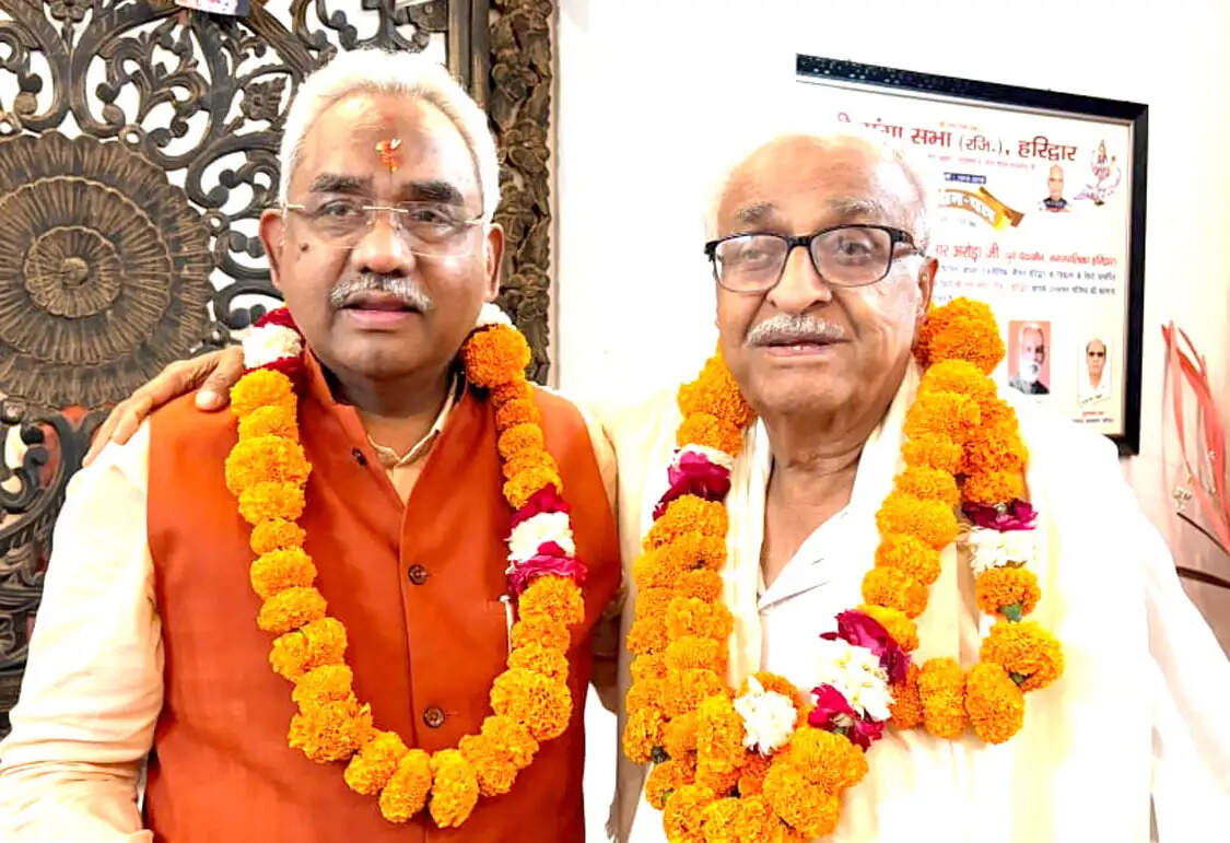 भाजपा स्थापना दिवस पर&nbsp; वरिष्ठ नेता राजकुमार अरोड़ा सम्मानित