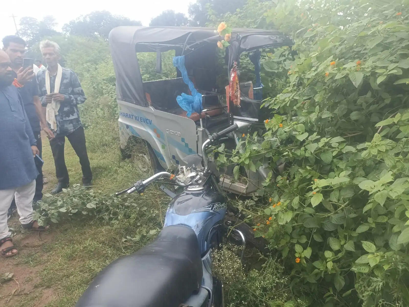 जबलपुरः सिहोरा-मझौली रोड पर भीषण सड़क हादसा, युवती की मौत, कई घायल