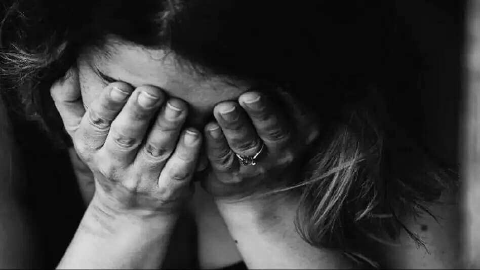 शादी का झांसा देकर छात्रा से बलात्कार