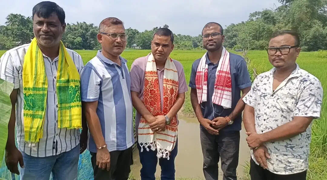 बड़ो भदेयागुड़ी एवं चेंगमारी-काशीपारा में आरसीसी कलवर्ट निर्माण का शिलान्यास