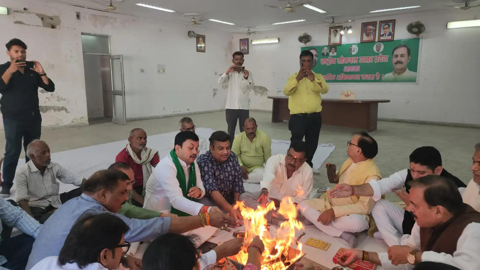 चौधरी चरण सिंह का जीवन गांव व किसानों के उत्थान के लिए समर्पित रहा : रामाशीष राय