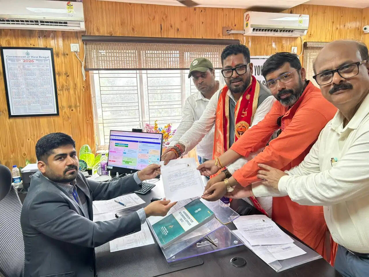 भाजपा उम्मीदवारों ने नामांकन किया दाखिल