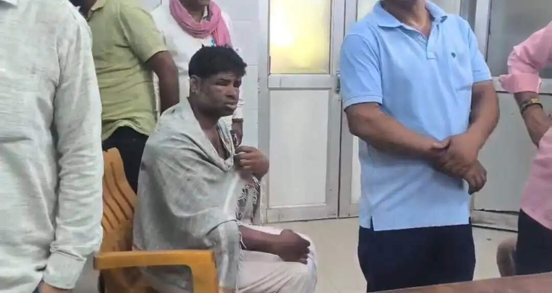 जौनपुर में रसाेई गैस सिलेंडर का रेगुलेटर बदलते समय हादसा, पांच झुलसे