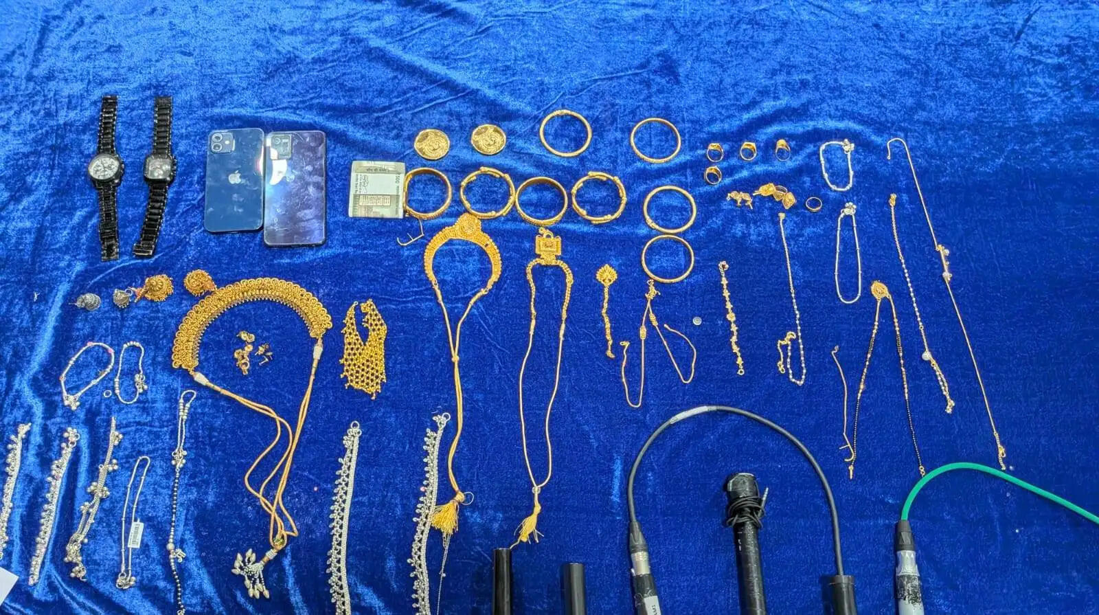 सूने मकान का ताला तोड़कर 60 लाख की चोरी, 48 घंटे में दो आरोपित गिरफ्तार