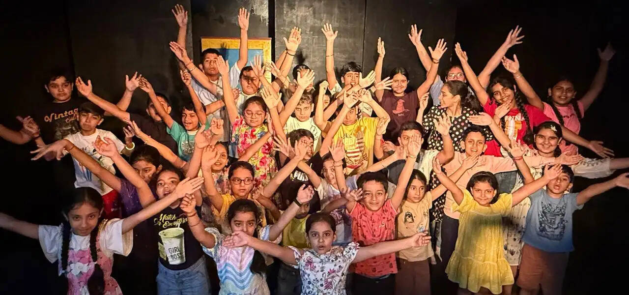 दो समानांतर थिएटर कैंपों में बच्चों को मिल रहा व्यक्तित्व विकास और सृजनात्मक अभिव्यक्ति का मंच