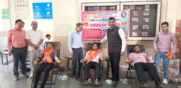 राष्ट्रीय एकता दिवस पर गुरुकुल कांगड़ी में रक्तदान शिविर, 40 से अधिक यूनिट रक्त एकत्रित