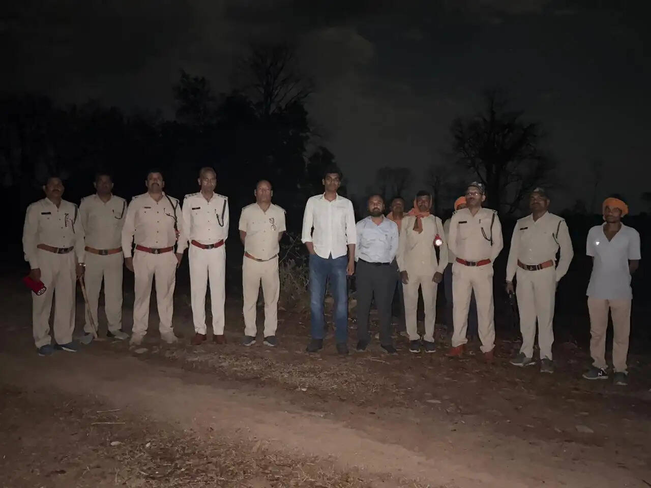 अनूपपुर में हाथियों पर हाईटेक निगरानी: इंफ्रारेड ड्रोन से ट्रैकिंग, रातभर चला विशेष गश्ती अभियान
