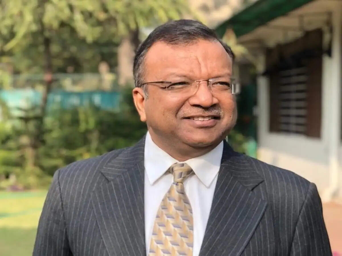 जेजेएम घोटाला: सत्रह दिनों से भूमिगत पूर्व आईएएस सुबोध अग्रवाल की तलाश तेज