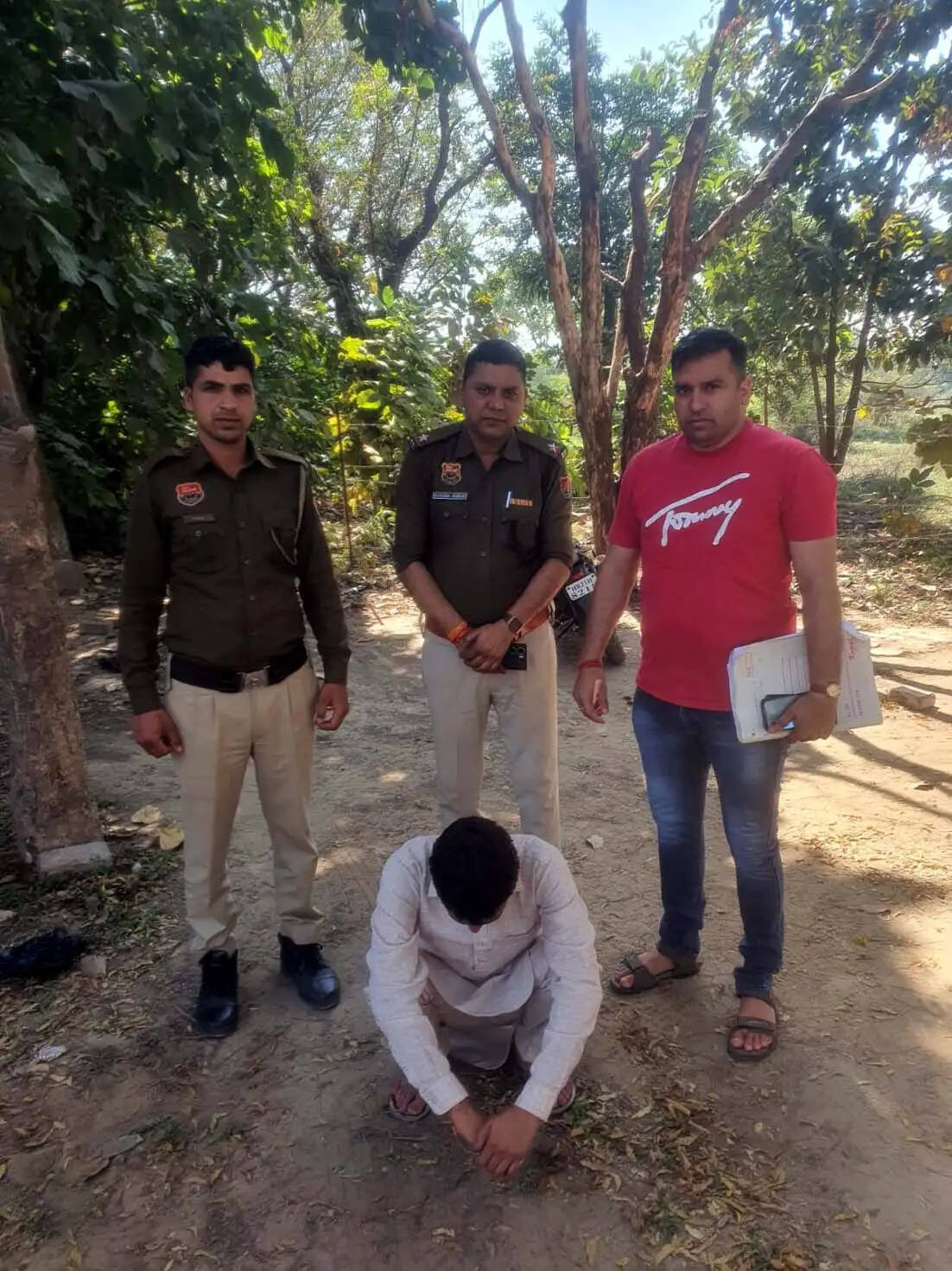 हिसार : पुलिस ने संगठित अपराधी व हिस्ट्रीशीटर मोहित उर्फ़ बच्ची को दबाेचा