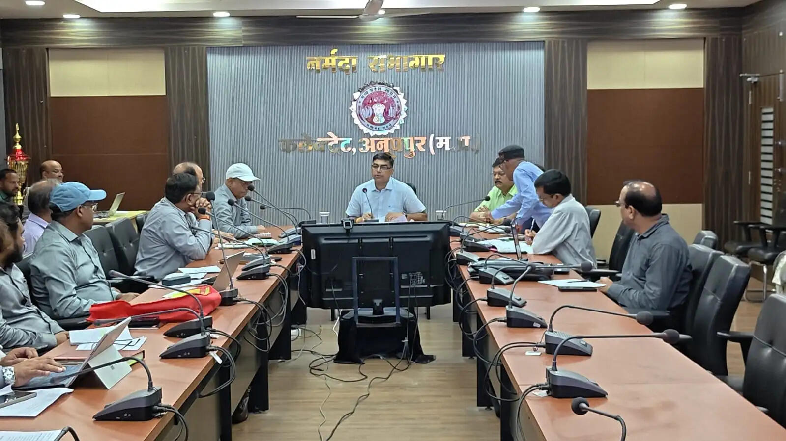 अनूपपुर: एसईसीएल कोल माइंस के प्रबंधक शासन द्वारा निर्धारित गाइडलाइन का पालन अक्षरशः करें- कलेक्टर