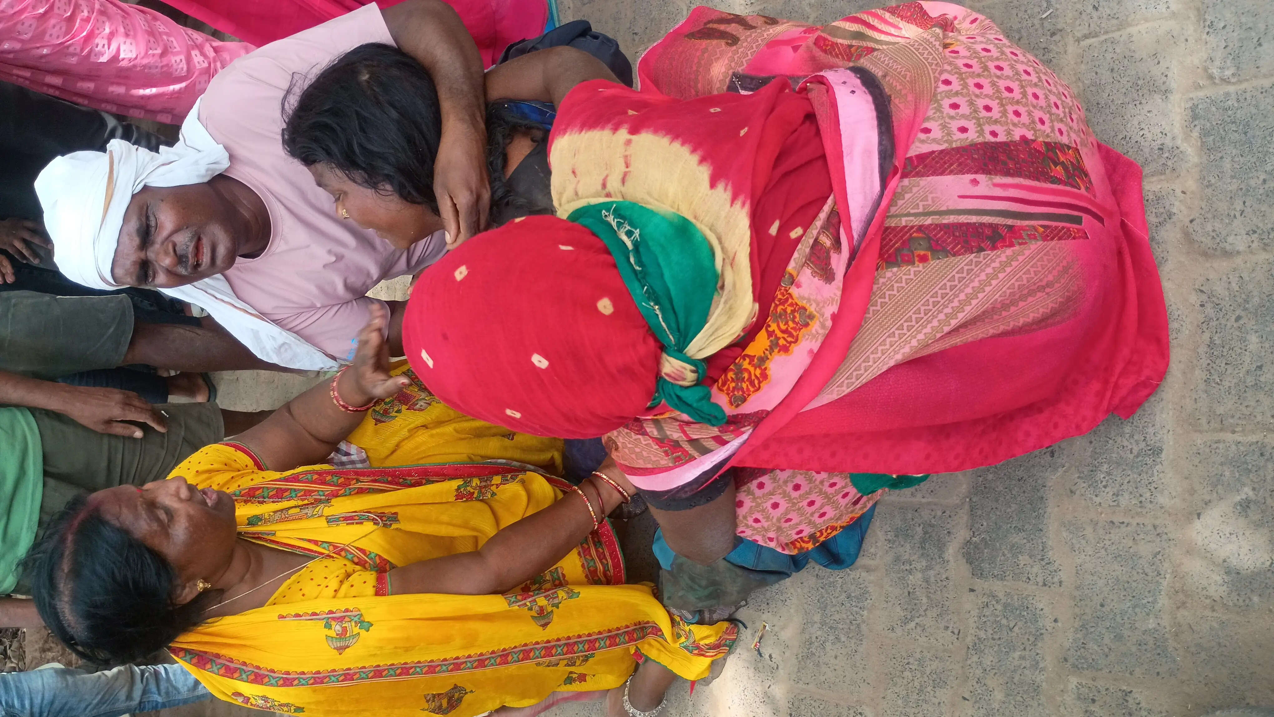 देवरिया में निर्माणाधीन भवन की दीवार गिरने से दो मजदूरों की मौत, चार घायल