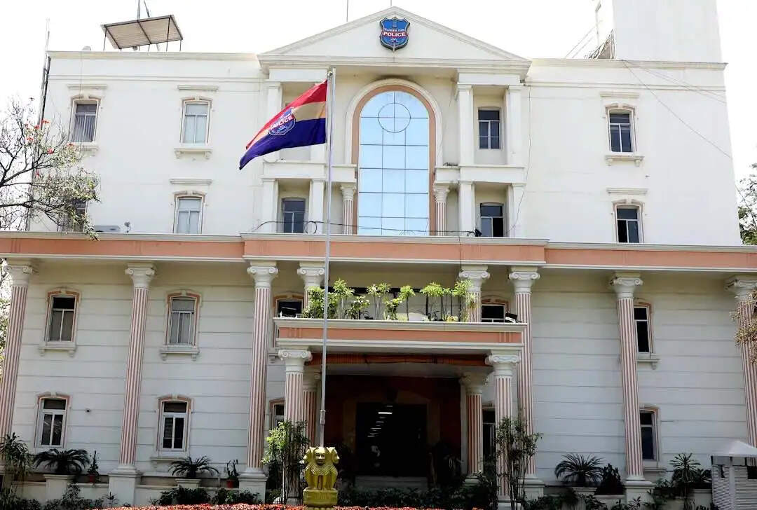 तेलंगाना डीजीपी कार्यालय में कांस्टेबल ने खुद को गोली से उड़ाया, सुसाइड नोट बरामद