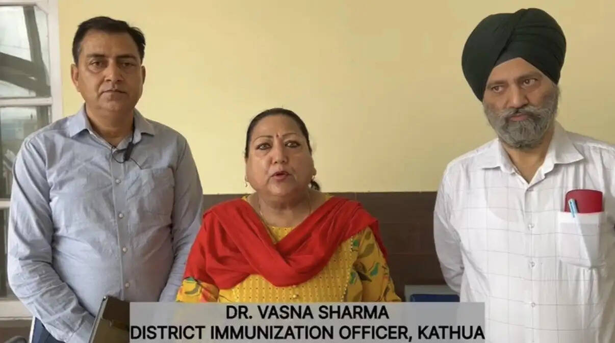 कठुआ में एचपीवी टीकाकरण अभियान तेज, बेटियों की सुरक्षा के लिए आगे आएं अभिभावक-डॉ. वासना शर्मा